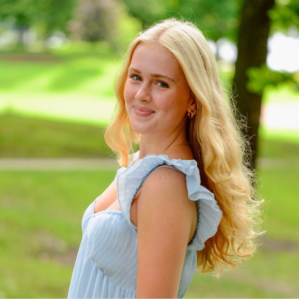 Meet your Posher, Ava